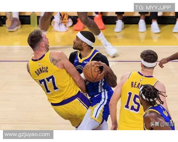 湖人对阵森林狼圣诞大战精彩回顾与赛前分析